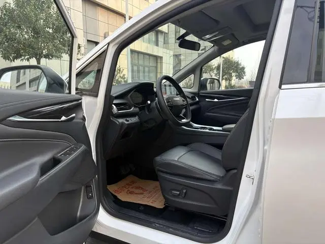 Maxus Chase G50 PLUS 1.5T automatic escort version