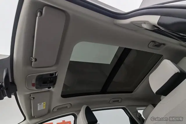 Kia Lion Platinum expands the world 1.5T two-wheel drive Premium edition