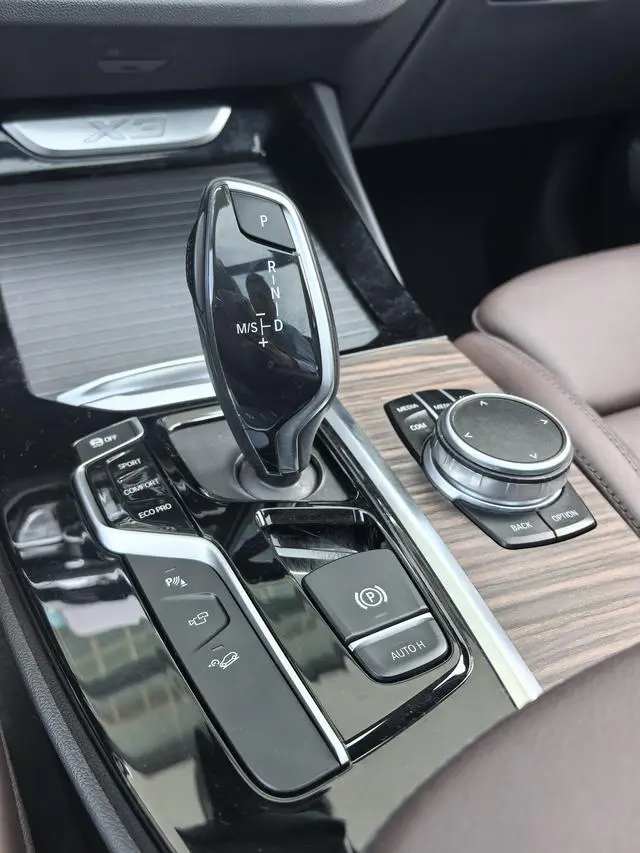 BMW BMW X3 xDrive28i M sports suit