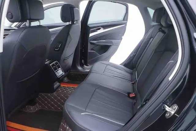 Volkswagen Passat 380TSI Deluxe Edition