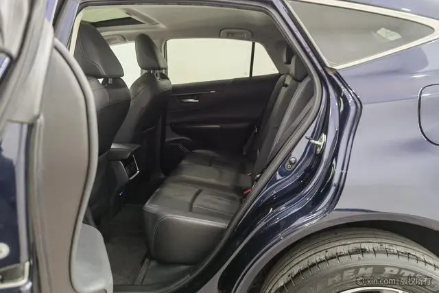 TOYOTA Ling Fang HARRIER 2.0L CVT two-wheel drive deluxe edition