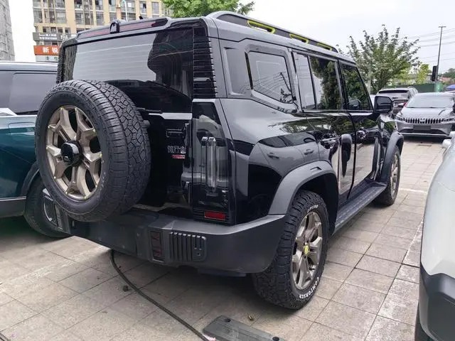 Chery Jetour Jet Traveler 2.0TD four-wheel drive through