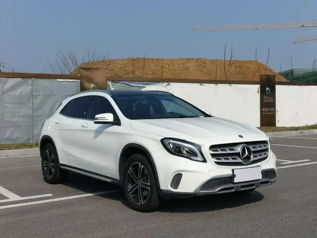 Mercedes-Benz Mercedes-Benz GLA GLA 200 fashion type