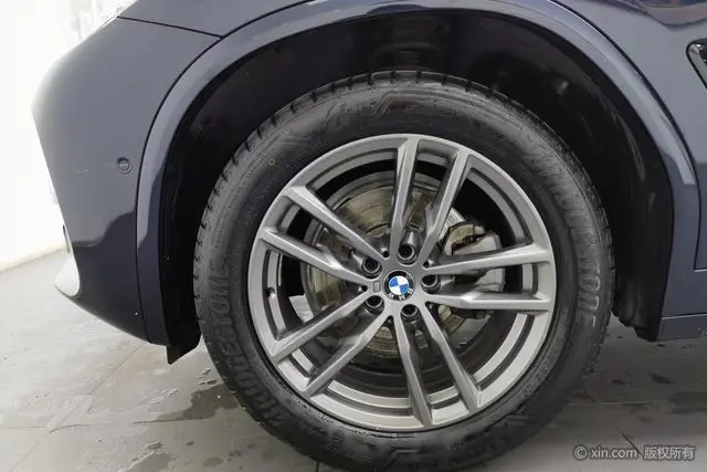 BMW BMW X4 xDrive25i M sports suit