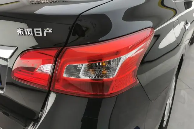 Nissan Xuan Yi Classic 1.6L XE CVT Comfort Edition