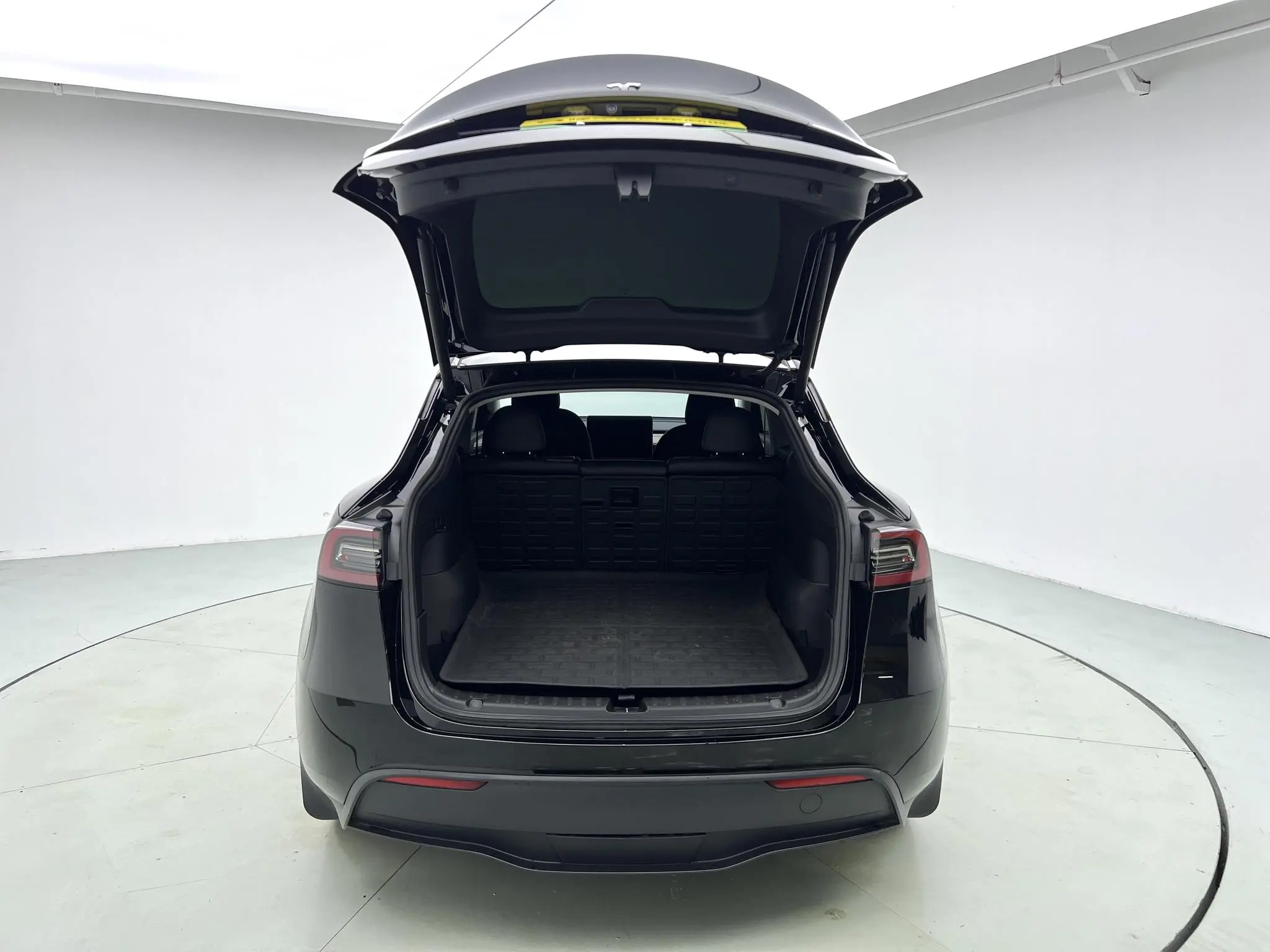 Tesla Model Y Long battery life all-wheel drive version