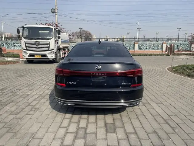 Volkswagen Passat Facelift 280TSI Business Edition