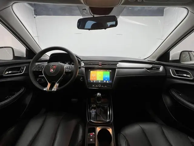 Roewe Roewe i5 1.5L automatic 4G interconnection Langham Place version Country V
