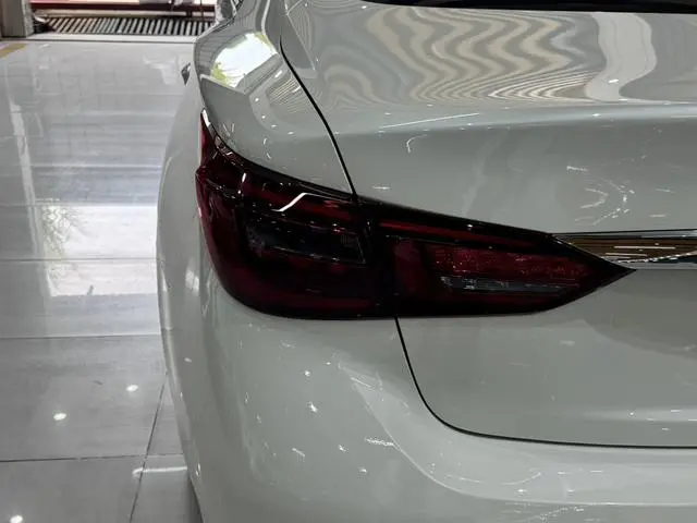 Infiniti Infiniti Q50L 2.0T Premium Version Country V