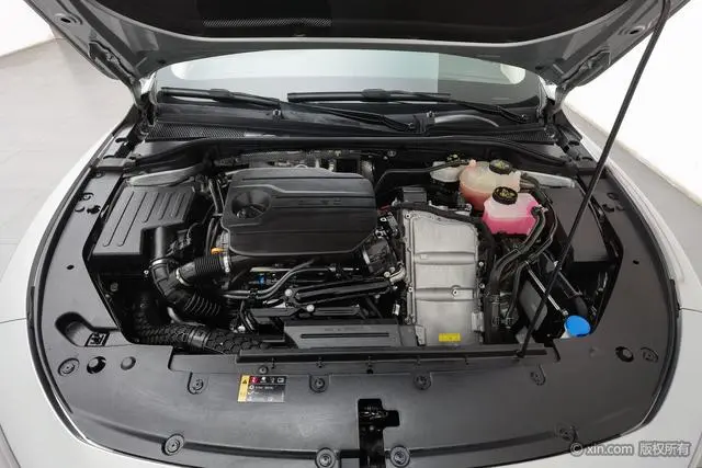 Roewe Roewe D7 DMH 125 Excellent Edition