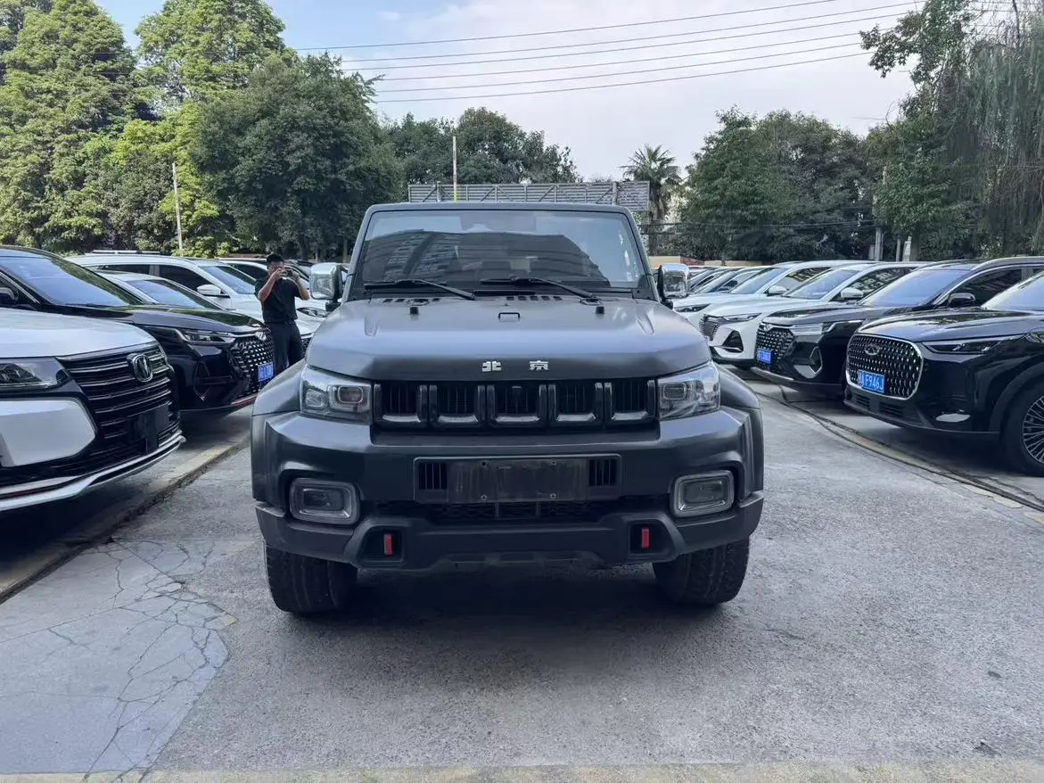 Beijing Beijing off-road BJ40 2.0D automatic four-wheel drive blade Hero version knight type