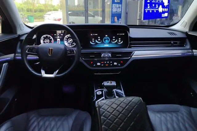 Hongqi Hongqi HS5 Facelift 2.0T Zhilian Flag Enjoy Edition