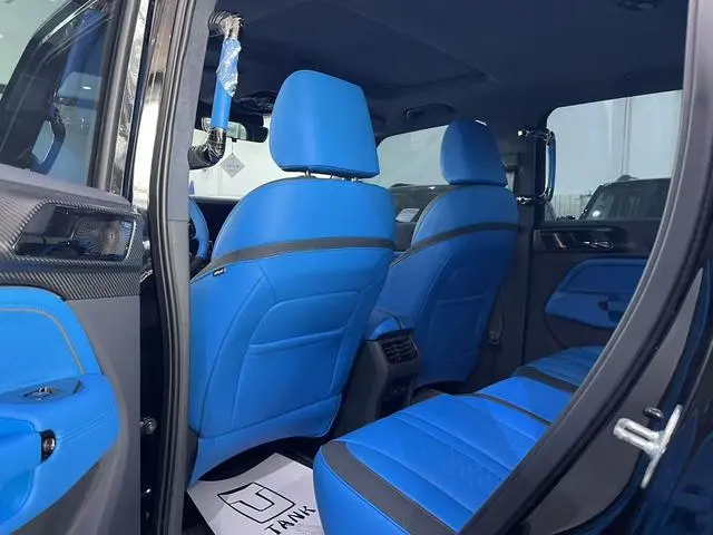 Tank Cyber Tank 300 2.0T Cyber Knight