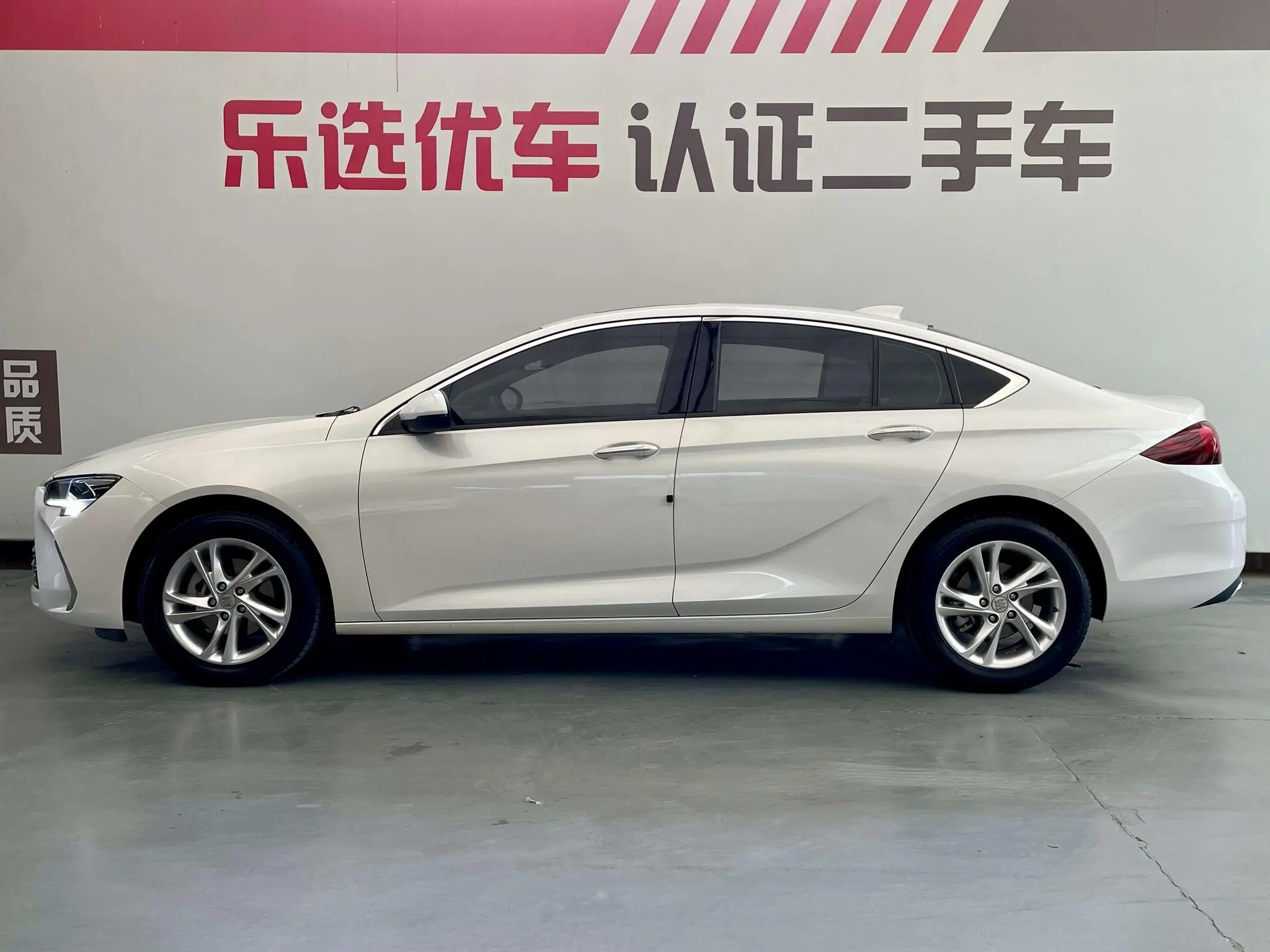 Buick Regal 25T Premium Edition