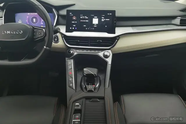 LYNK & CO Lynk & Co. 06 EM-P 84KM battery life version Pro