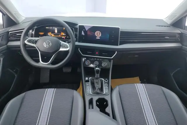 Volkswagen Sagitar 300TSI DSG Flying Edition
