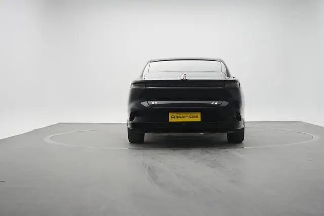 VOYAH Lantu chasing light PHEV Ultra-long battery life, four-wheel drive ultimate edition