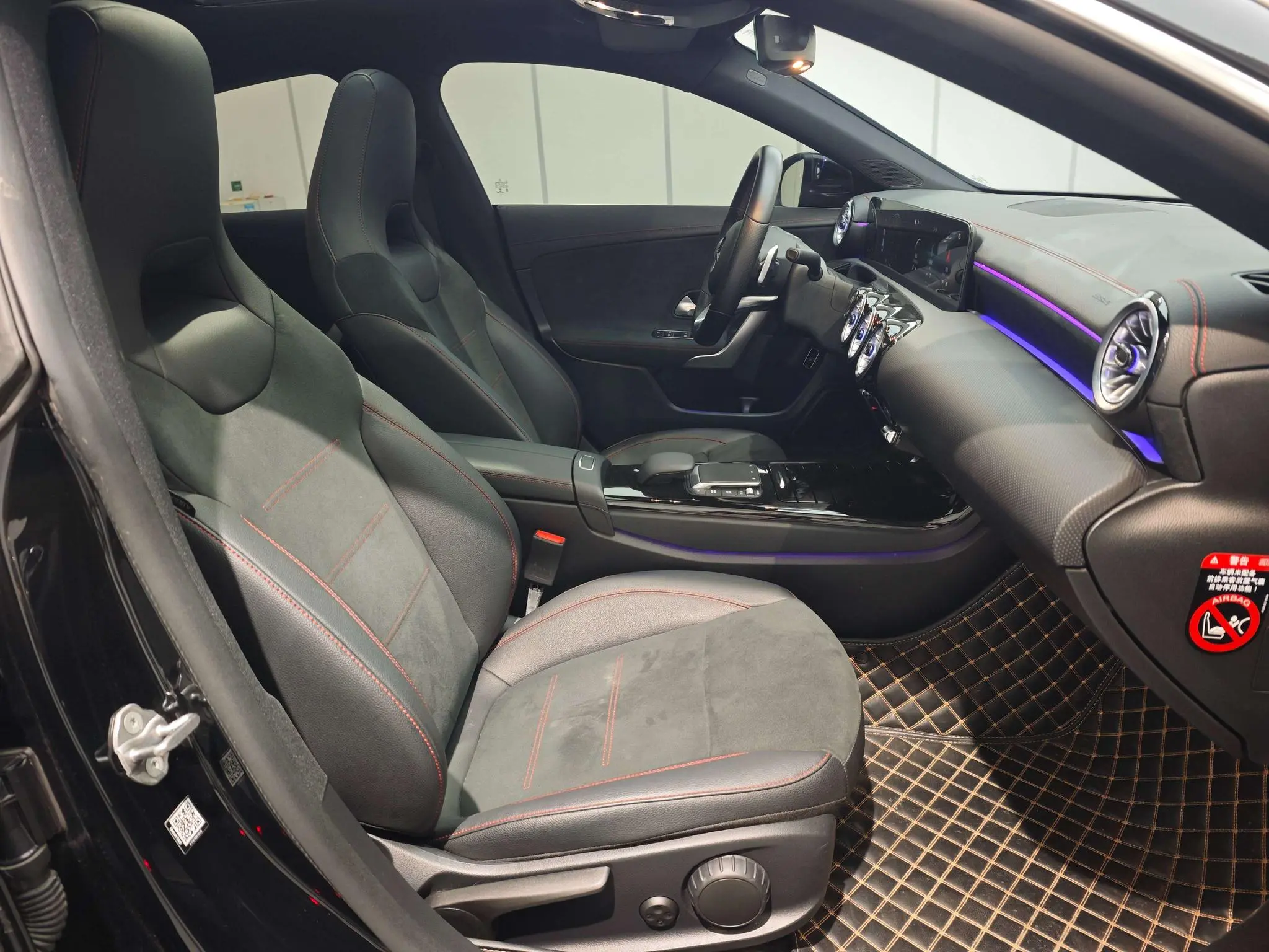 Mercedes-Benz Mercedes-Benz CLA CLA 200 four-door coupe