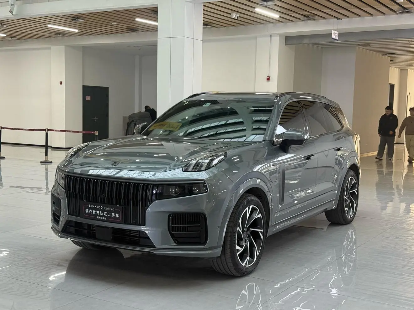 LYNK & CO Lynk &Co. 09 EM-P 2.0TD Performance version Six-seater Halo