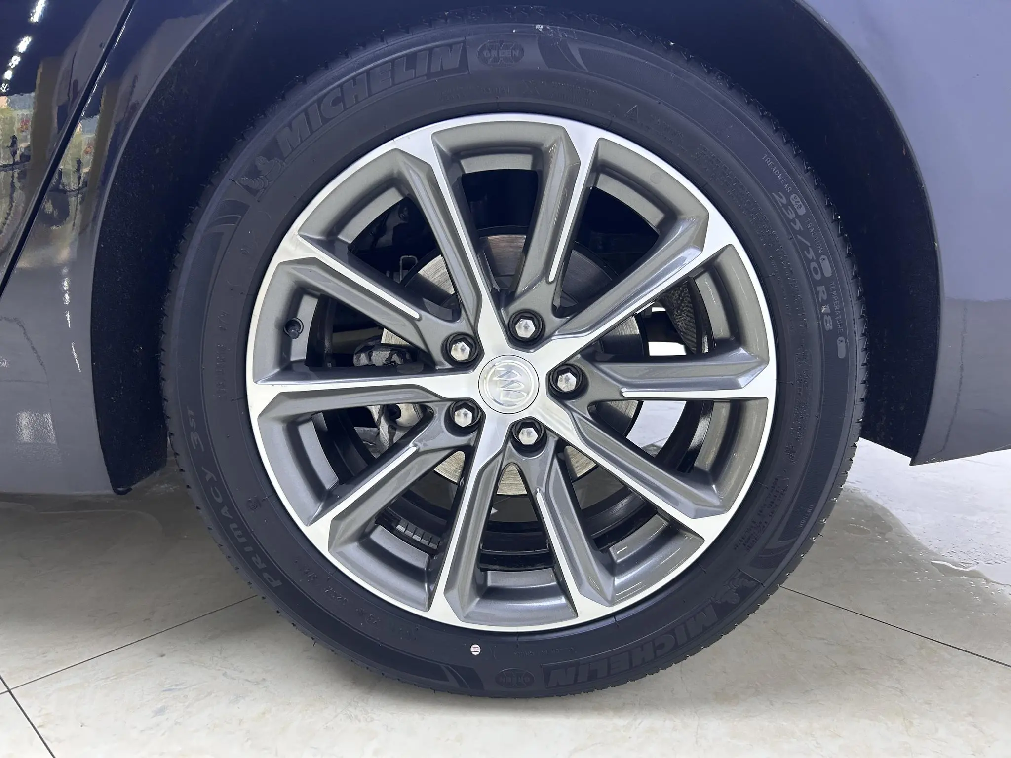 Buick Lacrosse 652T luxury