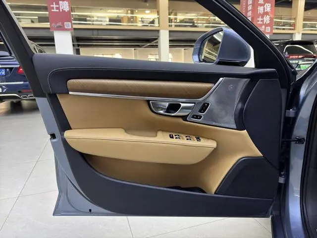 Volvo Volvo S90 PHEV T8 E-drive hybrid Zhiya Edition Country V