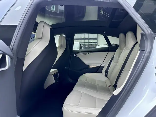 Tesla Model S Long battery life version