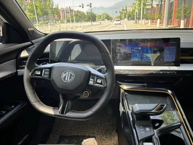 MG MG5 Scorpio 1.5T Trophy Sports Premium Edition