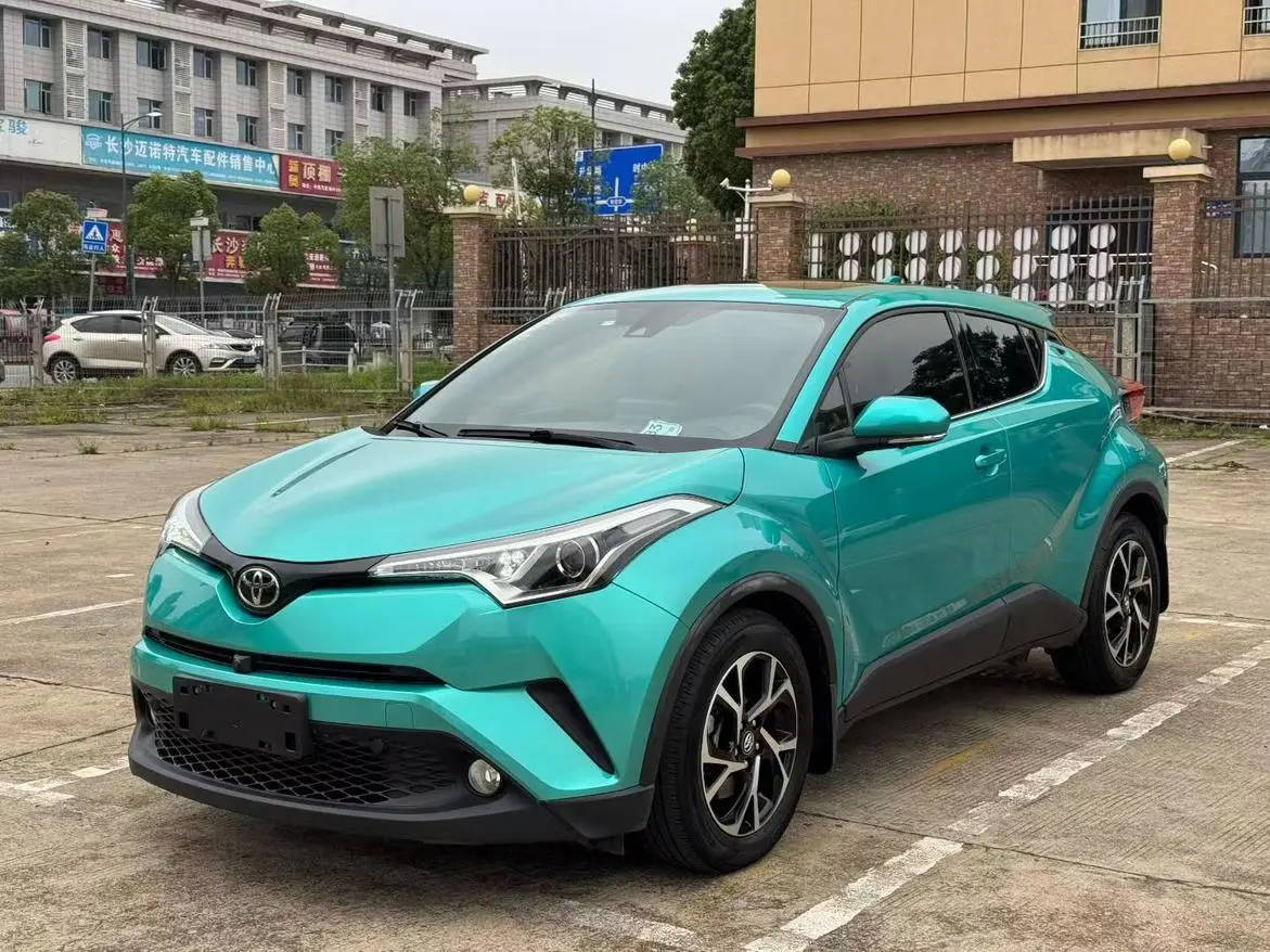 TOYOTA Toyota C-HR 2.0L leading version Country V