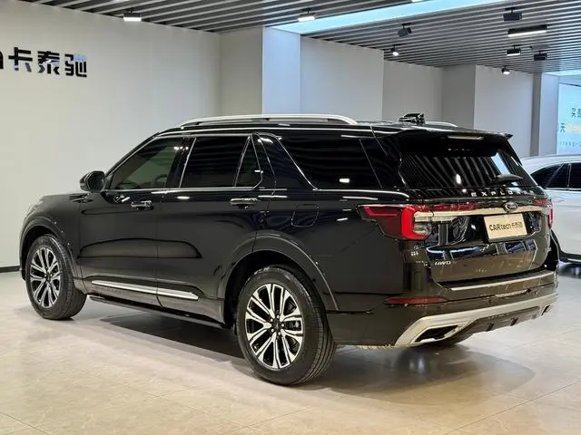 Ford Explorer 2.3T EcoBoost four-wheel drive titanium version 7 seats