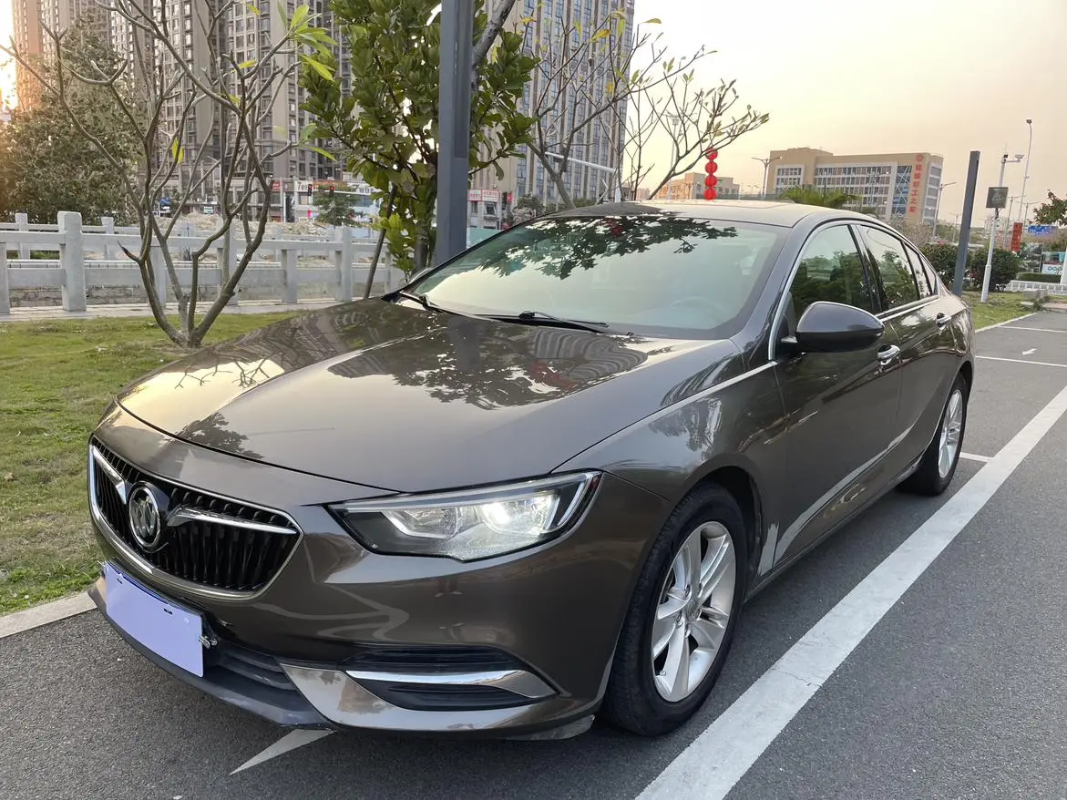 Buick Regal 20T Elite Country VI