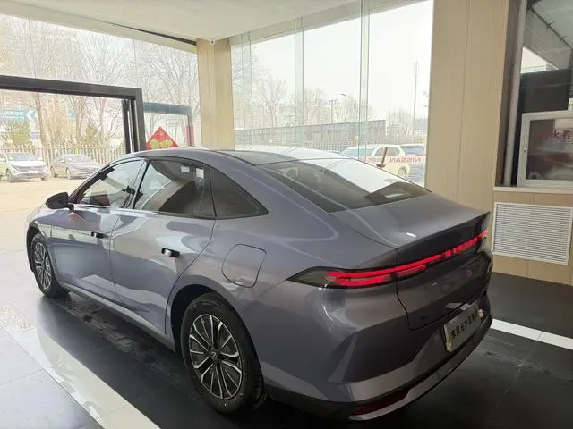 Nissan Nissan N6 180 Max