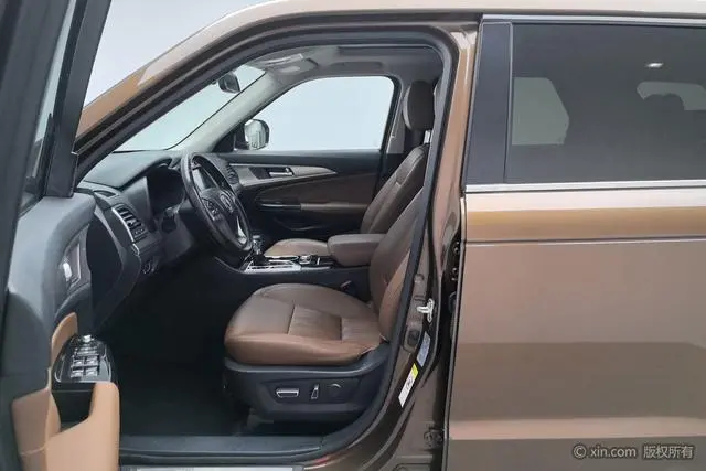 Changan Changan CS95 2.0T four-wheel drive Zhiyu Version