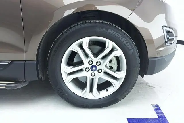 Ford Sharp World EcoBoost 245 two-wheel drive Hao Rui type 7-seater country VI