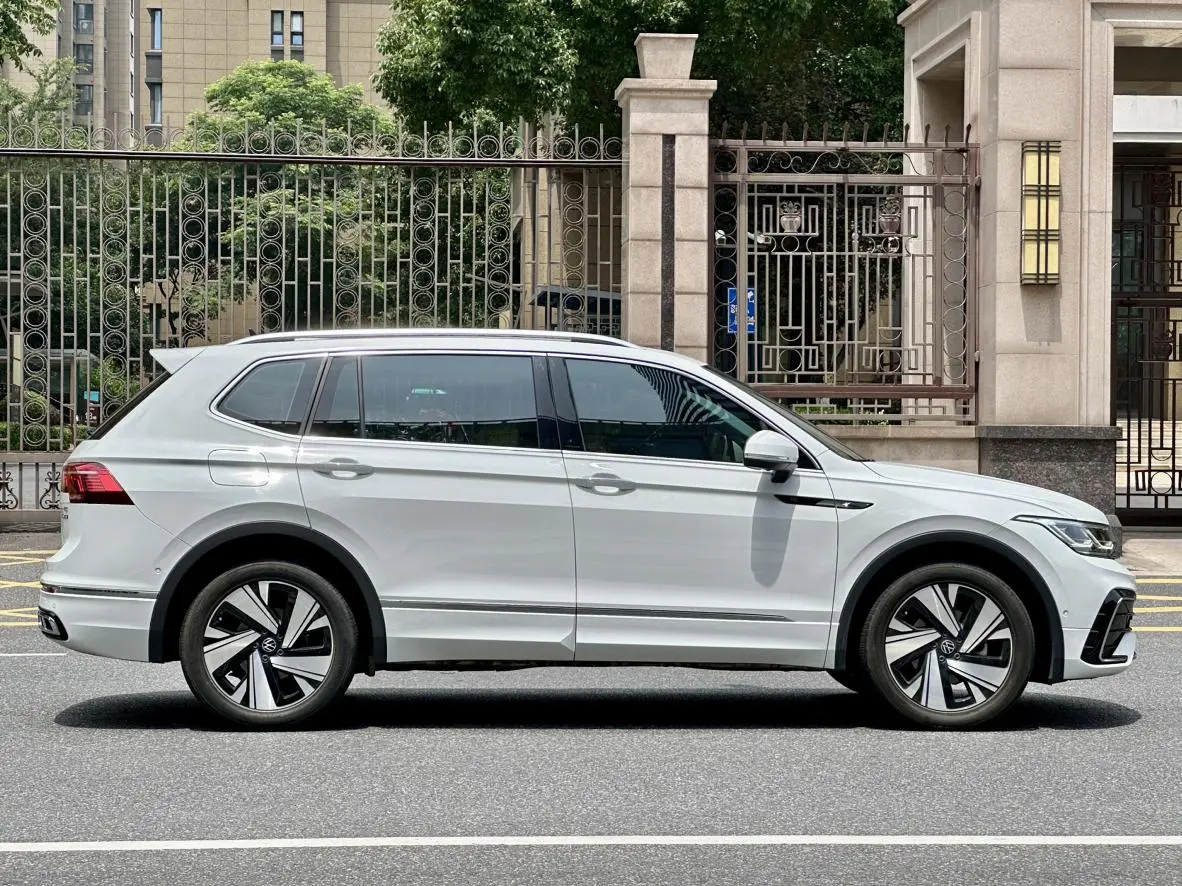 Volkswagen Tiguan L Facelifted 380TSI four-wheel drive R-Line ultimate 7-seater