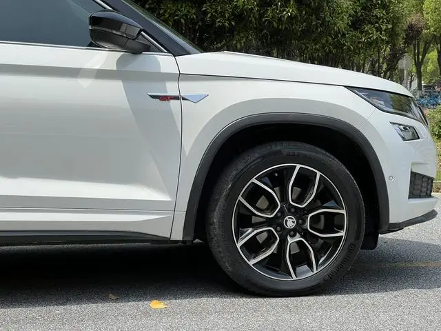 Skoda Kodiak GT ZI330 two-wheel drive Deluxe Edition