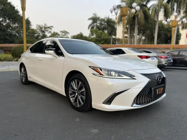 Lexus Lexus ES 300h Excellent Edition