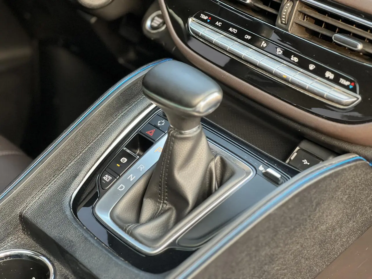 GAC Trumpchi M6 270T automatic Premium Edition 7-seater Country V