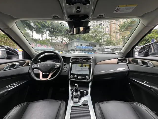 LYNK & CO Lynk 01 2.0T two-wheel drive Pro version