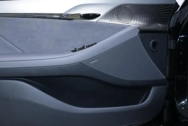VOYAH Lantu chasing light PHEV Ultra-long battery life, four-wheel drive ultimate edition