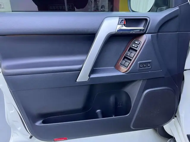TOYOTA Prado 3.5L automatic VX NAVI