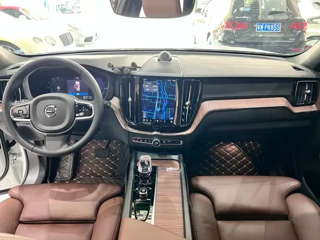 Volvo Volvo XC60 PHEV T8 four-wheel drive long battery life Zhiyuan Deluxe Edition