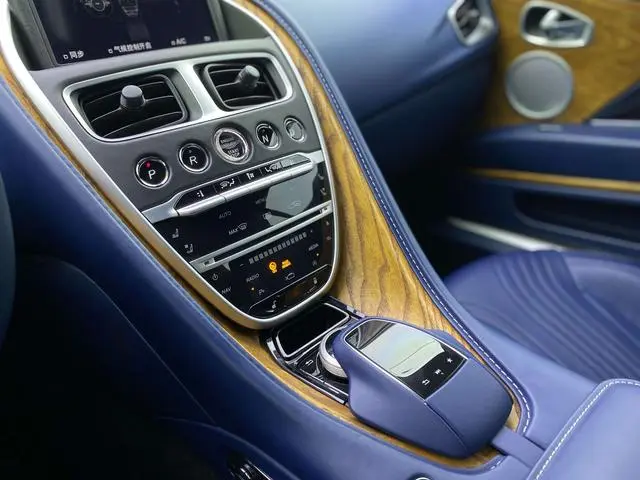 Aston Martin Aston Martin DB11 4.0T V8 Coupe