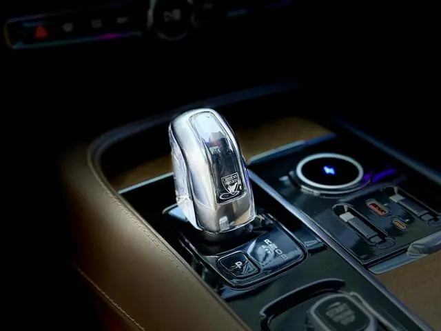 Volvo Volvo XC90 PHEV E-drive hybrid T8 Zhizun Edition 7-seater Country V