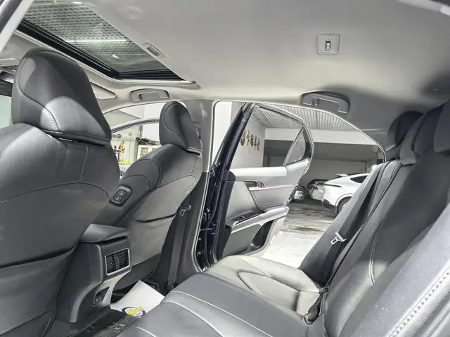 TOYOTA Camry 2.0G Deluxe Edition