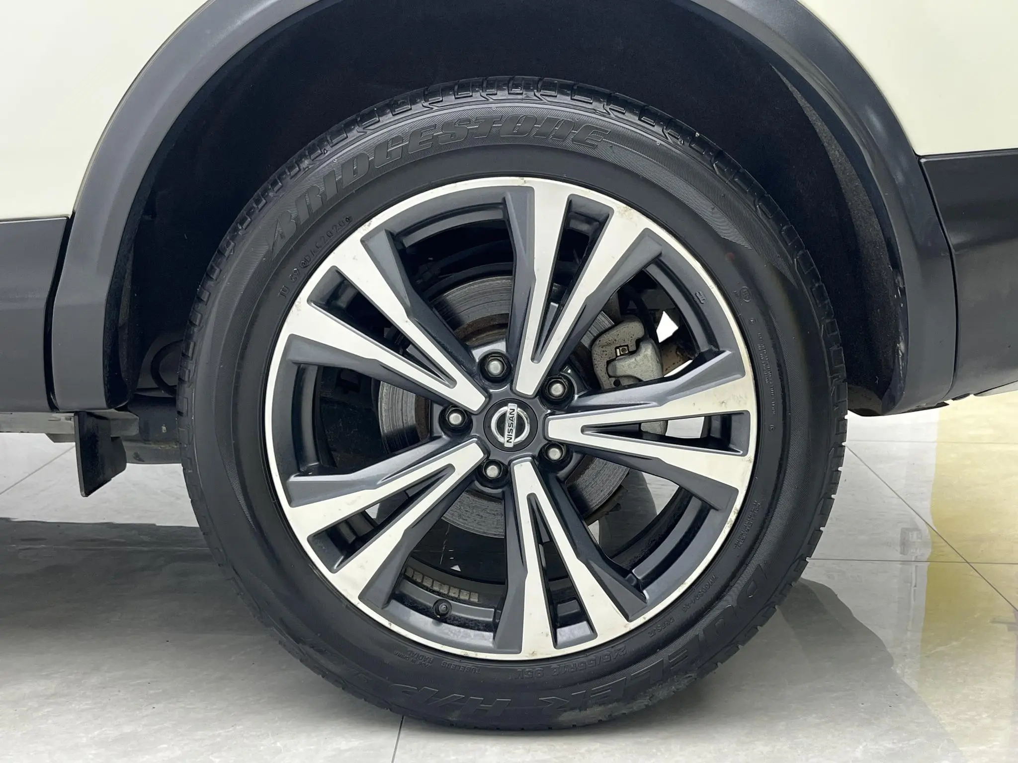 Nissan Qashqai 2.0L CVT Deluxe Edition