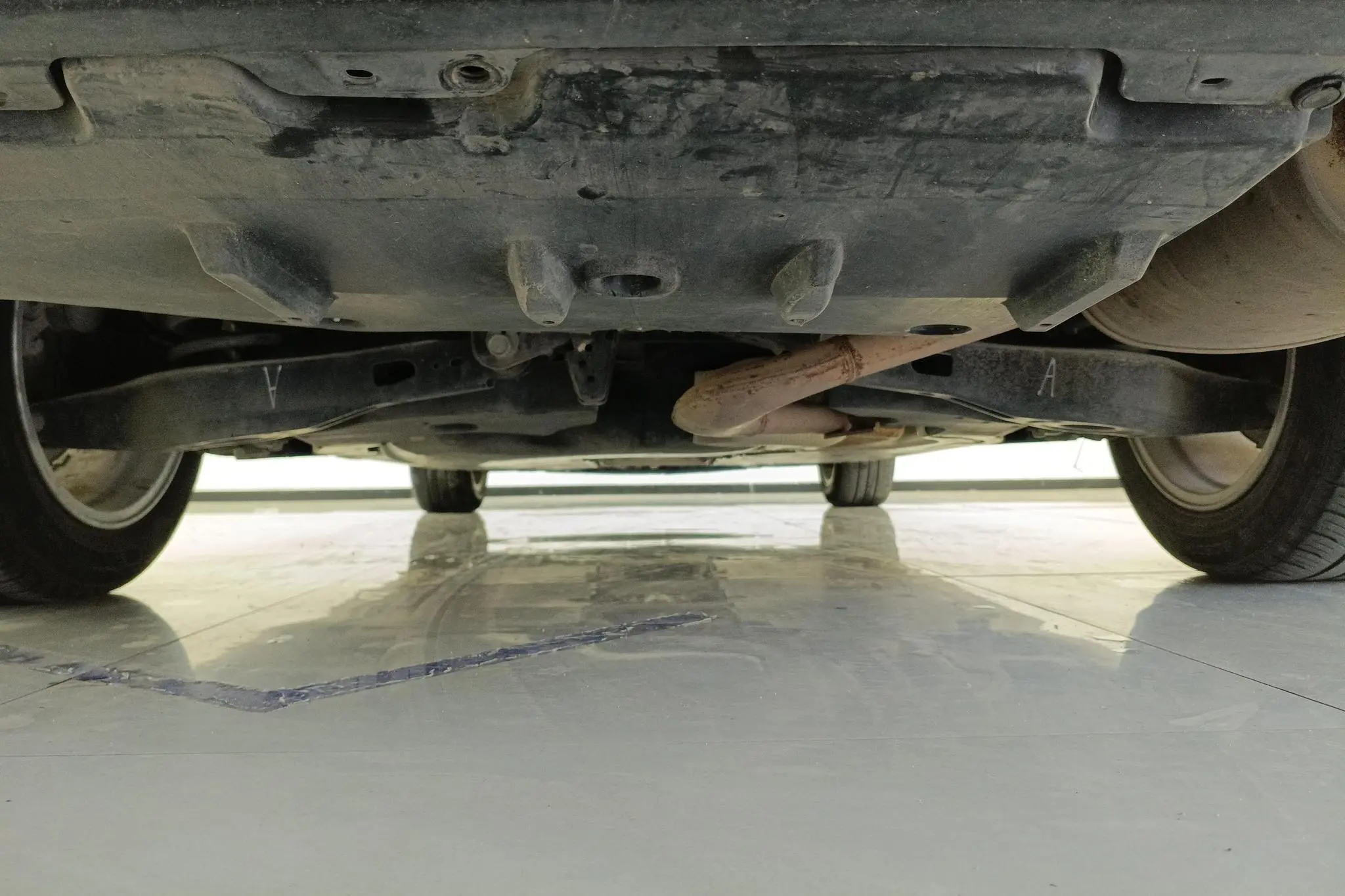 TOYOTA Lei Ling Dual engine 1.8H E-CVT Leading version