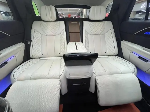 Hongqi Hongqi E-HS9 510km flag collar version four seats