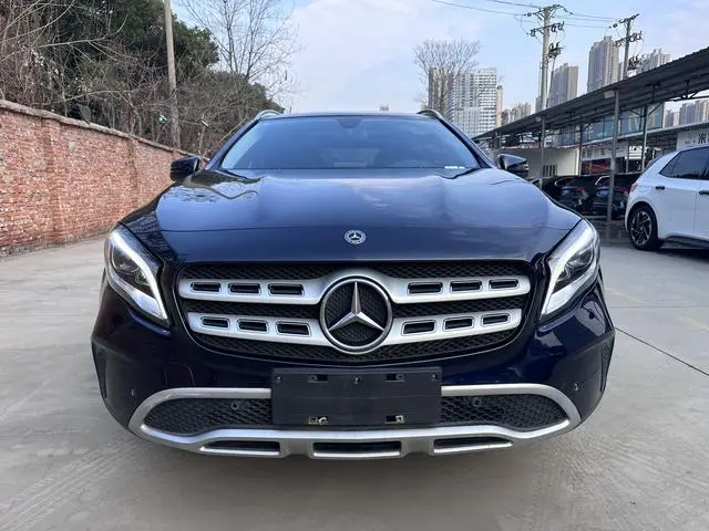 Mercedes-Benz Mercedes-Benz GLA GLA 200 fashion type