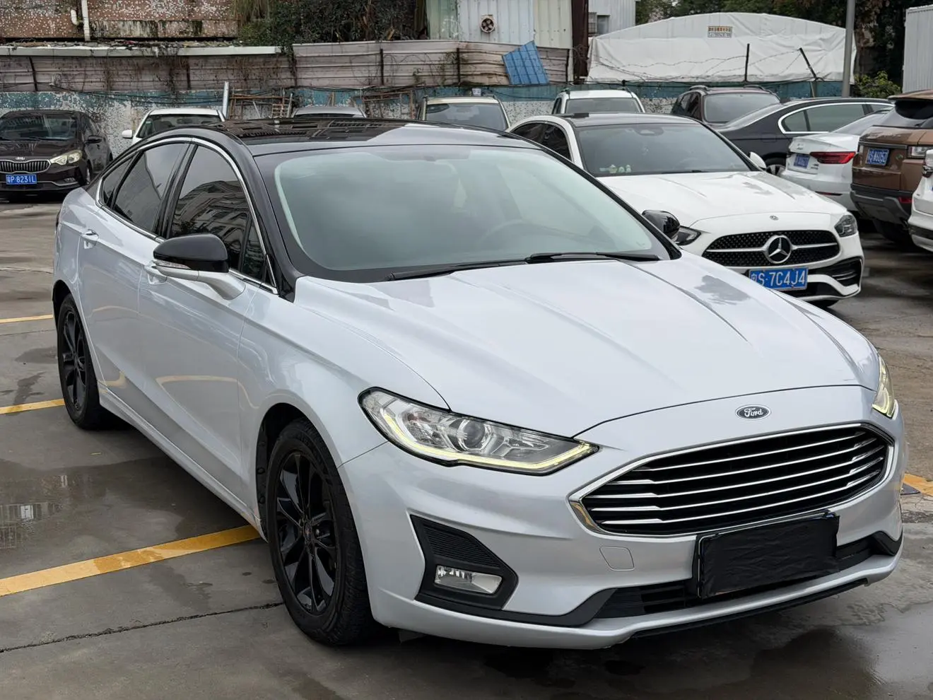 Ford Mondeo EcoBoost 200 fashion type