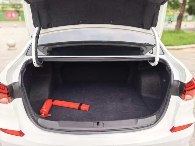 Chevrolet Cruze 320 automatic Enjoy Skylight version